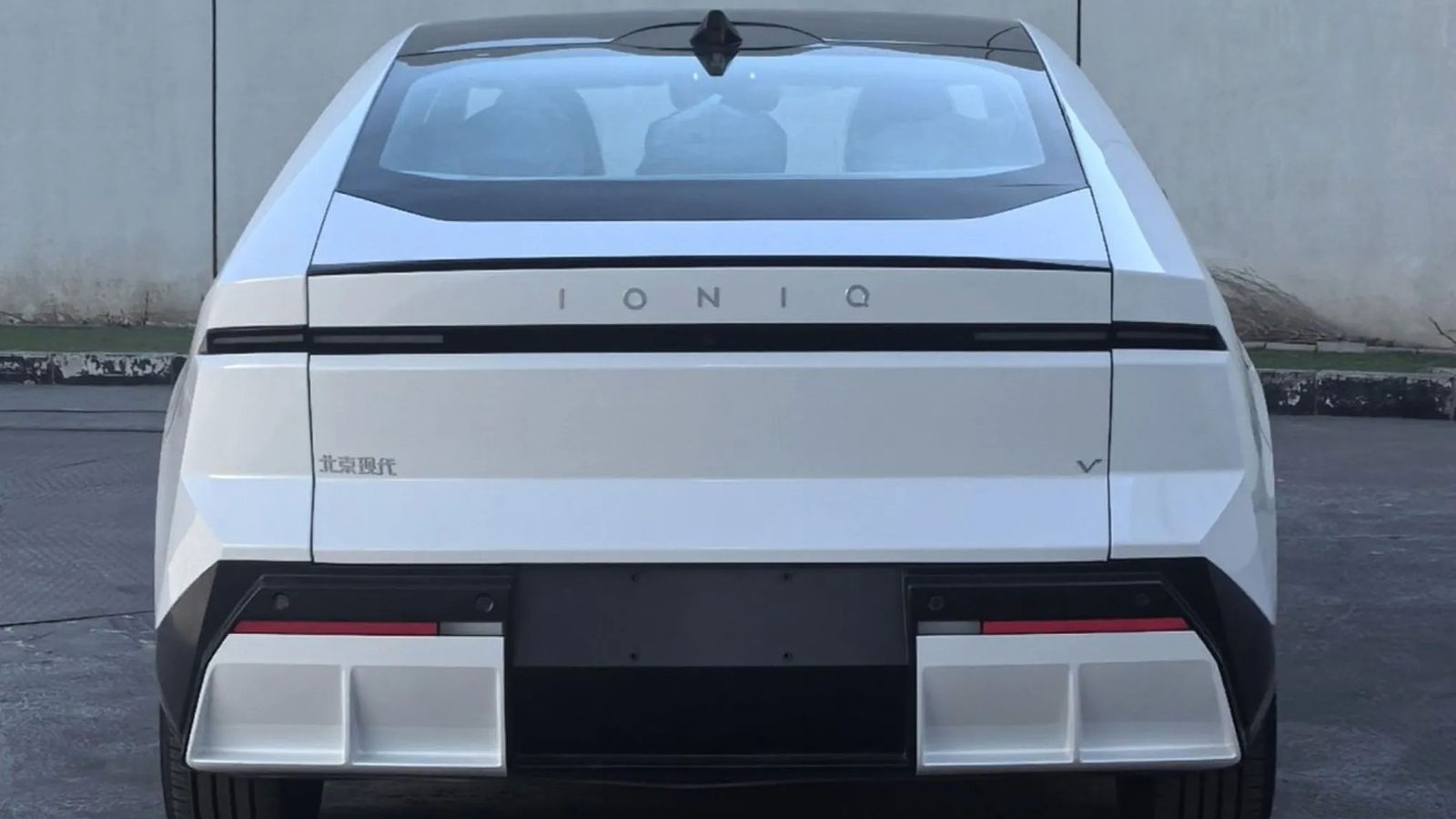 Hyundai Ioniq V: Με μικρή μπαταρία αλλά με έως 650 χλμ. αυτονομία